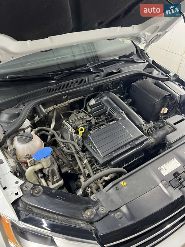 Седан Volkswagen Jetta 2016 в Харкові