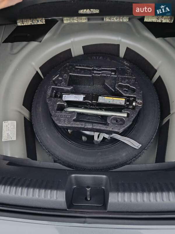 Седан Volkswagen Jetta 2017 в Львове