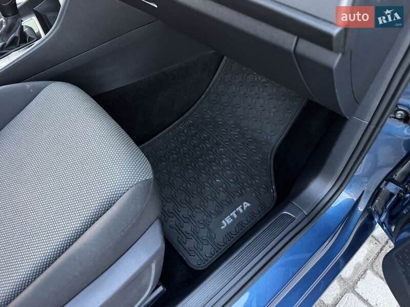 Седан Volkswagen Jetta 2018 в Ковелі