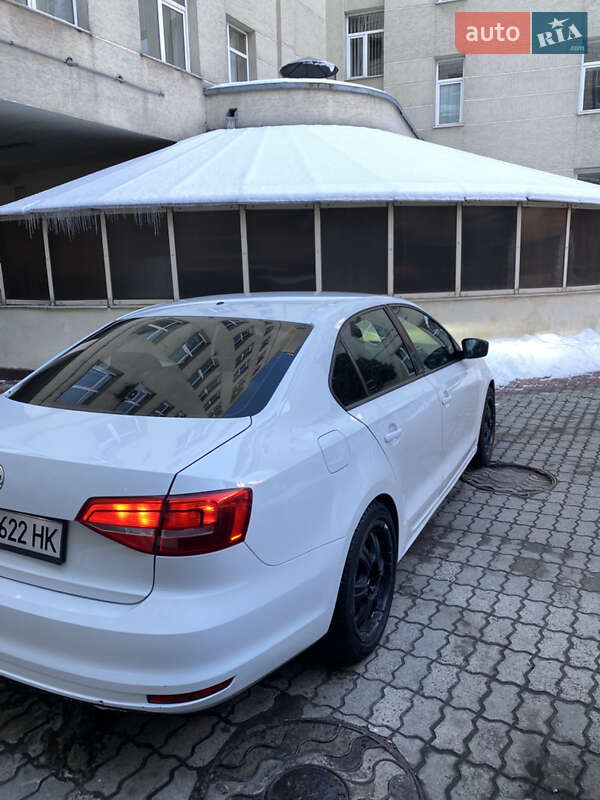 Седан Volkswagen Jetta 2015 в Києві фото 5 Седан Volkswagen Jetta 2015 в Києві