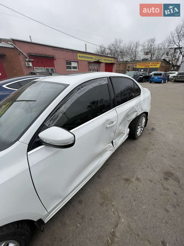 Седан Volkswagen Jetta 2015 в Харкові