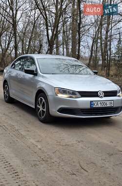 Седан Volkswagen Jetta 2012 в Охтирці