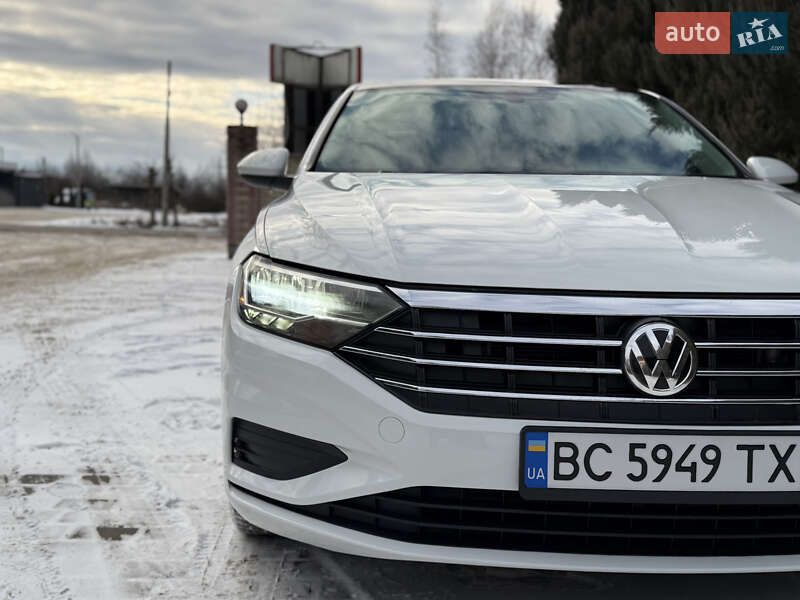 Седан Volkswagen Jetta 2020 в Львові