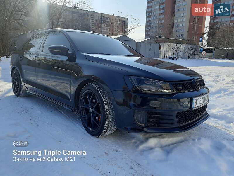 Седан Volkswagen Jetta 2013 в Дніпрі