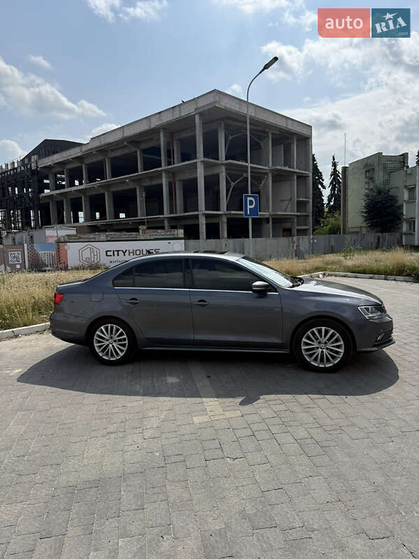Седан Volkswagen Jetta 2014 в Львові