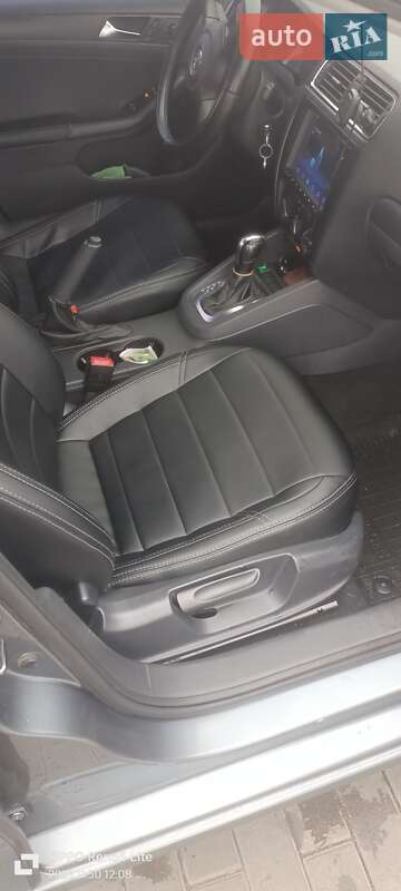 Седан Volkswagen Jetta 2011 в Дніпрі