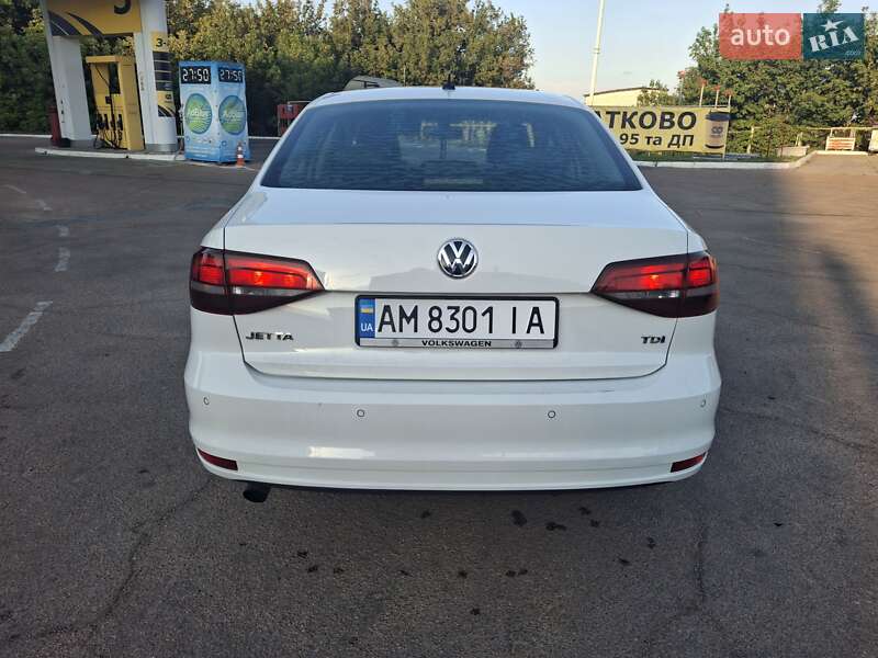 Седан Volkswagen Jetta 2016 в Житомирі