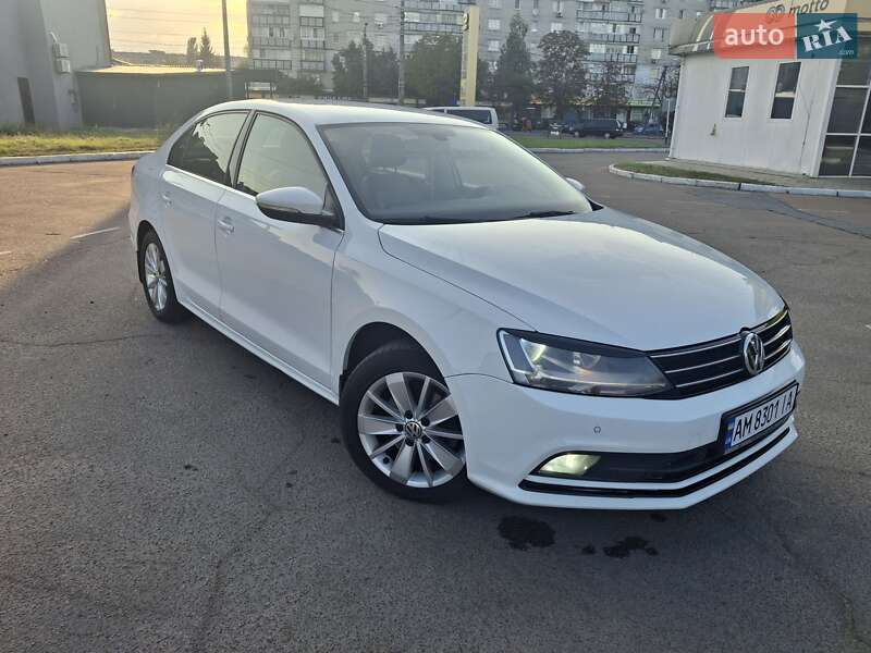 Седан Volkswagen Jetta 2016 в Житомирі
