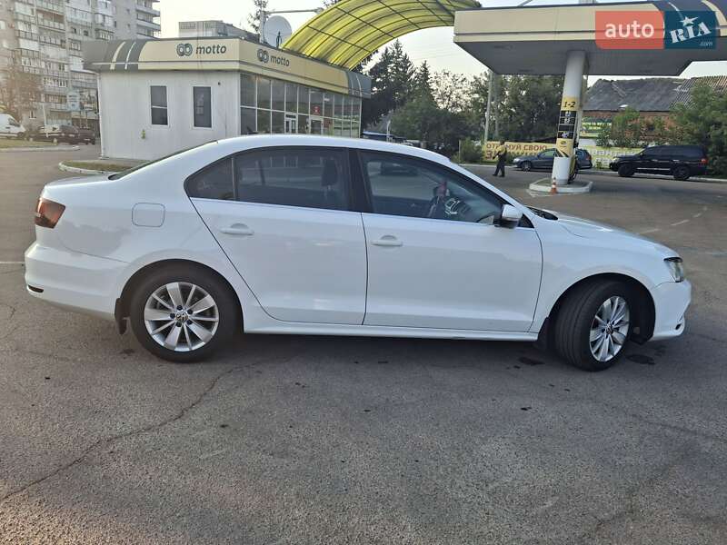 Седан Volkswagen Jetta 2016 в Житомирі