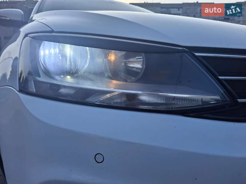 Седан Volkswagen Jetta 2016 в Житомирі