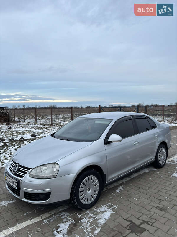 Седан Volkswagen Jetta 2006 в Львові