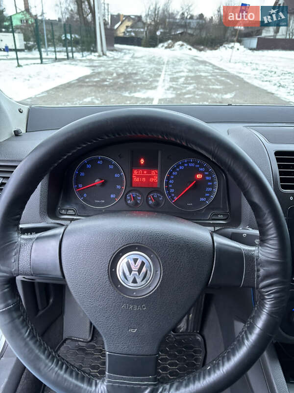 Седан Volkswagen Jetta 2006 в Львові