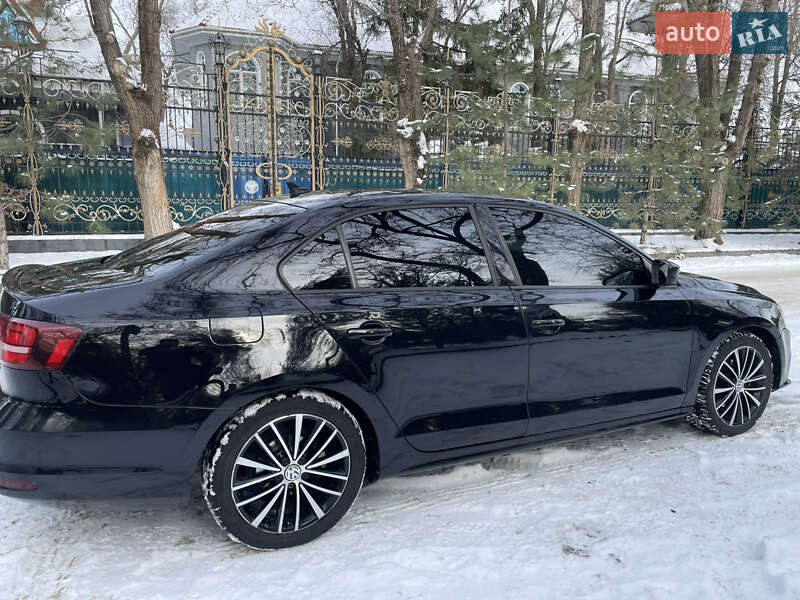 Седан Volkswagen Jetta 2017 в Запоріжжі