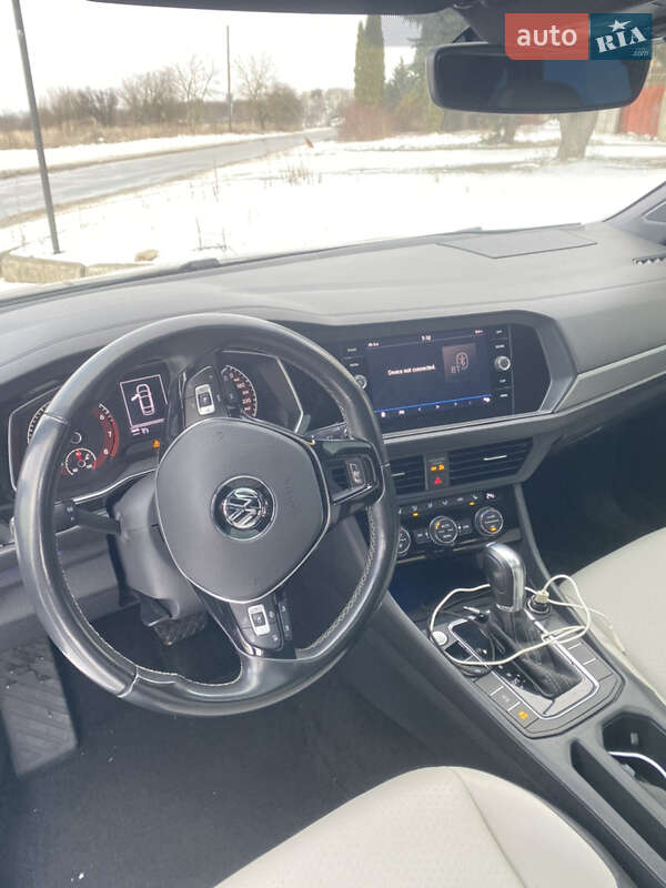 Седан Volkswagen Jetta 2019 в Луцьку