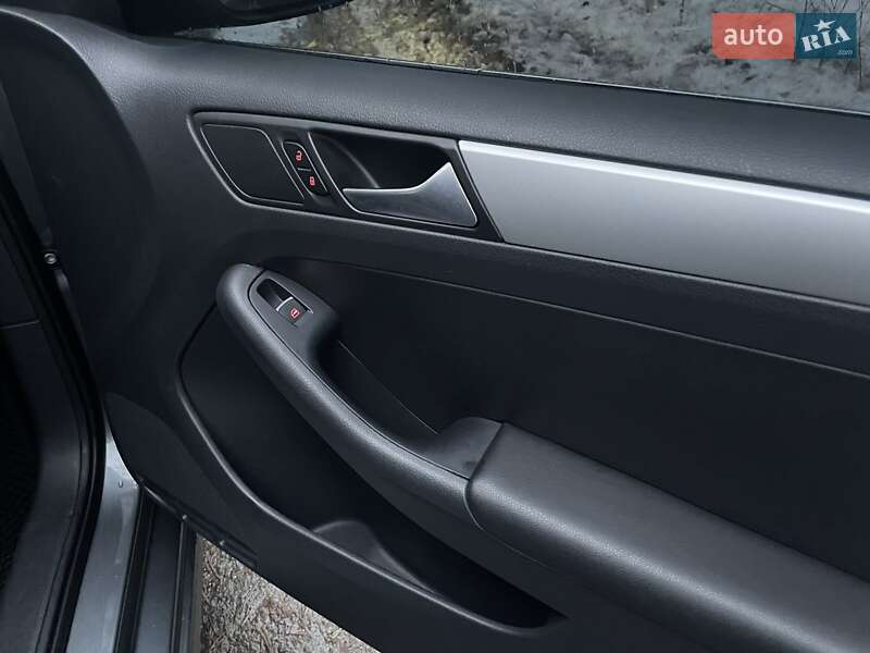 Седан Volkswagen Jetta 2014 в Харкові