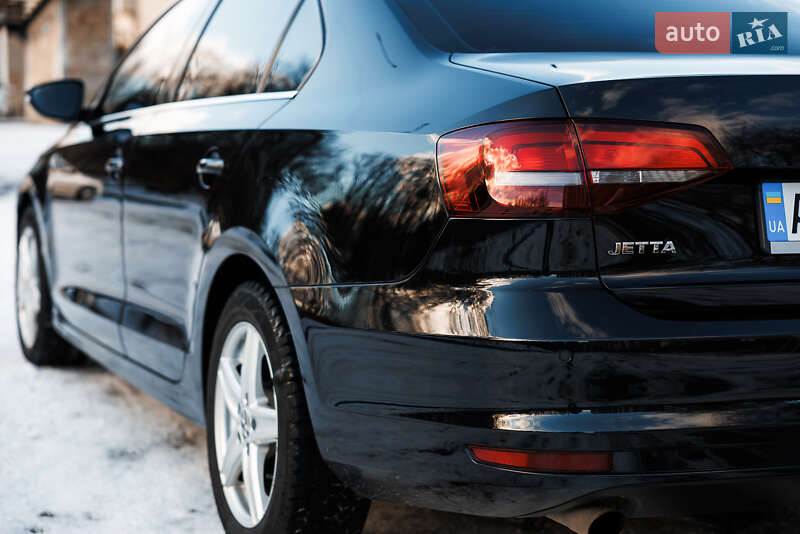 Седан Volkswagen Jetta 2016 в Ивано-Франковске