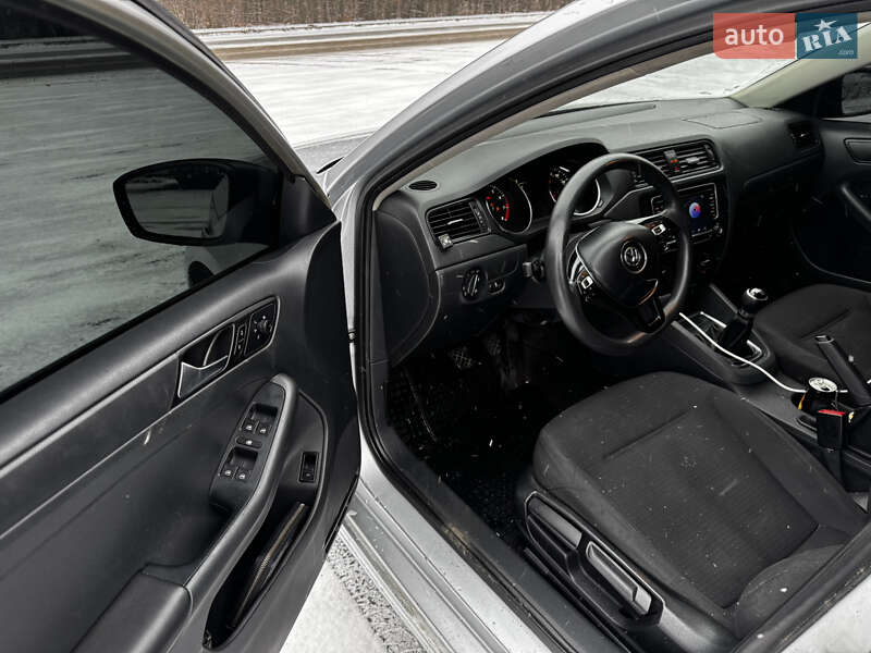 Седан Volkswagen Jetta 2015 в Вінниці