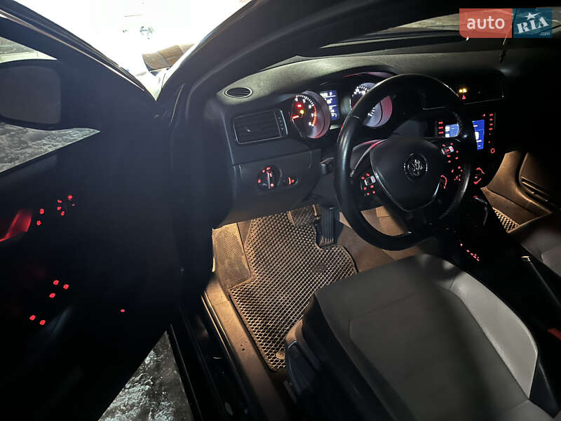 Седан Volkswagen Jetta 2016 в Борисполі