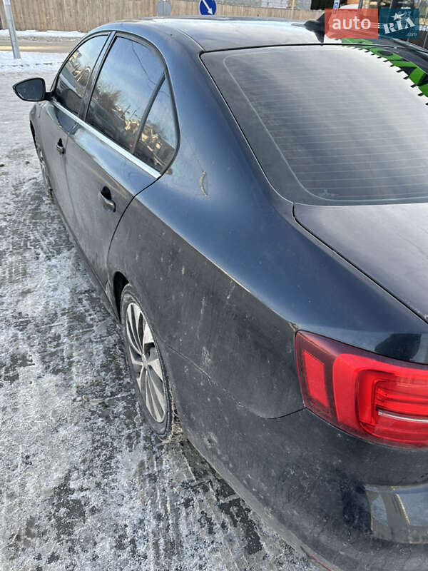 Седан Volkswagen Jetta 2015 в Петропавловской Борщаговке