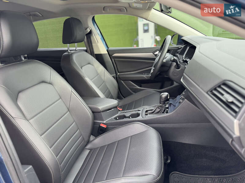 Седан Volkswagen Jetta 2020 в Києві фото 12 Седан Volkswagen Jetta 2020 в Києві