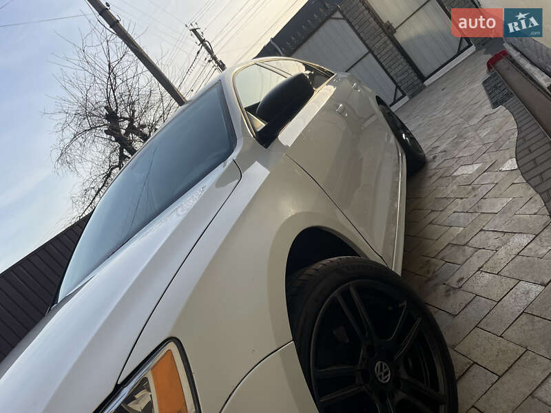 Седан Volkswagen Jetta 2016 в Києві