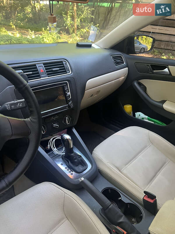 Седан Volkswagen Jetta 2012 в Києві фото 5 Седан Volkswagen Jetta 2012 в Києві