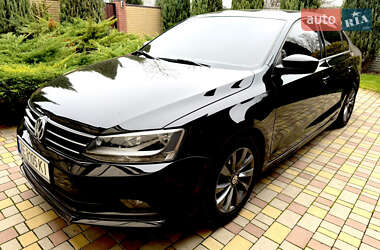 Седан Volkswagen Jetta 2016 в Днепре