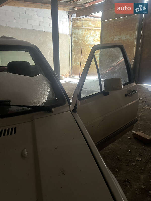 Седан Volkswagen Jetta 1988 в Бучачі