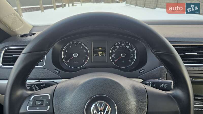 Седан Volkswagen Jetta 2013 в Каменском фото 27 Седан Volkswagen Jetta 2013 в Каменском