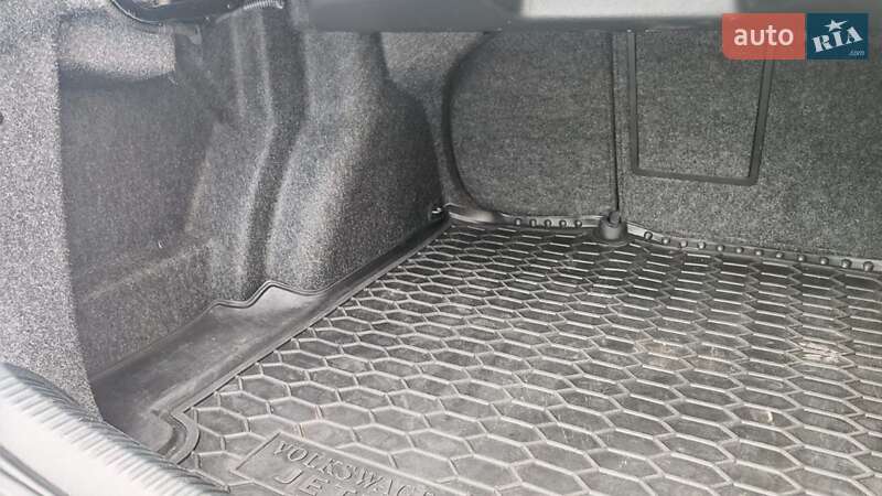 Седан Volkswagen Jetta 2015 в Могилев-Подольске фото 13 Седан Volkswagen Jetta 2015 в Могилев-Подольске