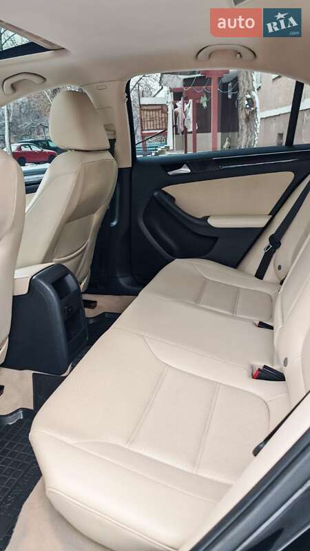 Седан Volkswagen Jetta 2015 в Могилев-Подольске фото 30 Седан Volkswagen Jetta 2015 в Могилев-Подольске