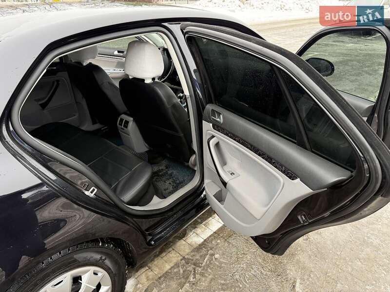 Седан Volkswagen Jetta 2006 в Ахтырке