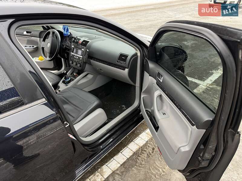 Седан Volkswagen Jetta 2006 в Ахтырке