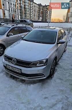 Седан Volkswagen Jetta 2016 в Києві
