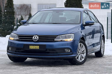Седан Volkswagen Jetta 2016 в Киеве