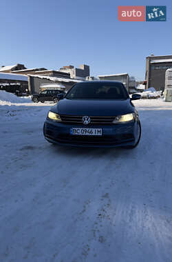 Седан Volkswagen Jetta 2016 в Львові