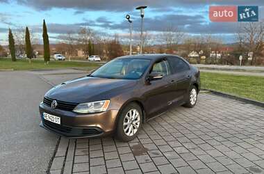 Седан Volkswagen Jetta 2011 в Дніпрі