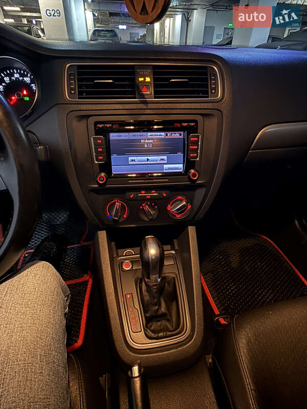 Седан Volkswagen Jetta 2015 в Одессе