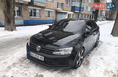 Седан Volkswagen Jetta 2015 в Києві