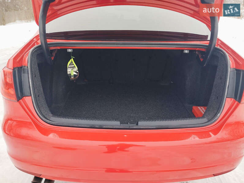 Седан Volkswagen Jetta 2013 в Монастырище