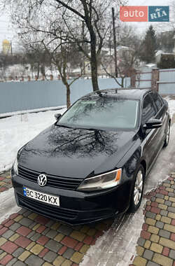 Седан Volkswagen Jetta 2010 в Львові