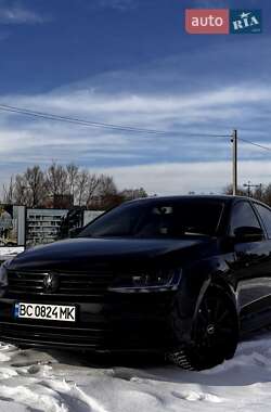Седан Volkswagen Jetta 2015 в Львове