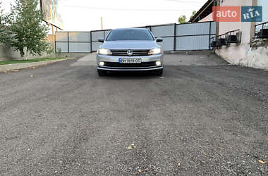 Седан Volkswagen Jetta 2015 в Одесі