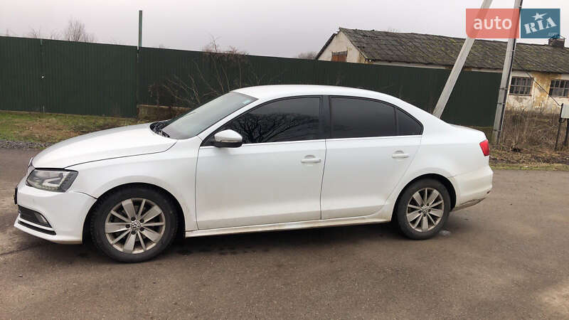 Седан Volkswagen Jetta 2015 в Мукачевому