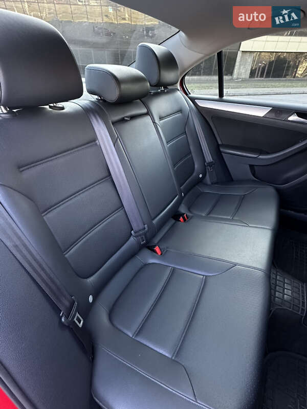 Седан Volkswagen Jetta 2014 в Запорожье