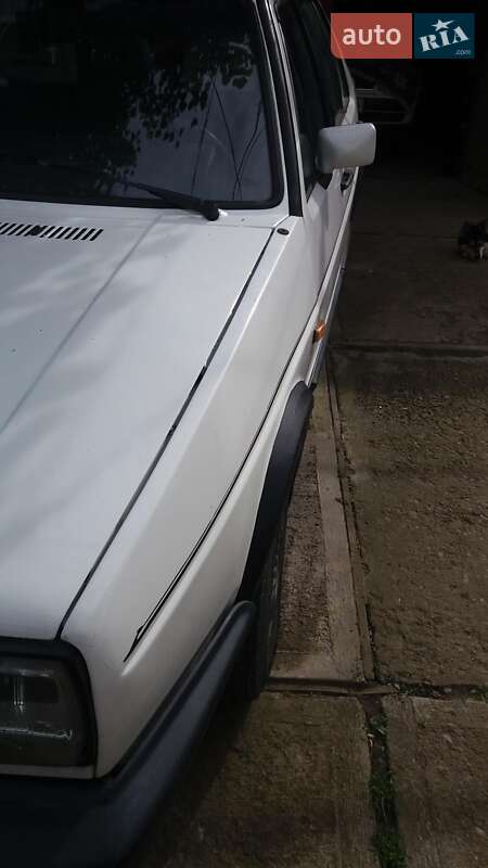 Седан Volkswagen Jetta 1987 в Надворной