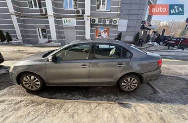 Седан Volkswagen Jetta 2012 в Чернигове