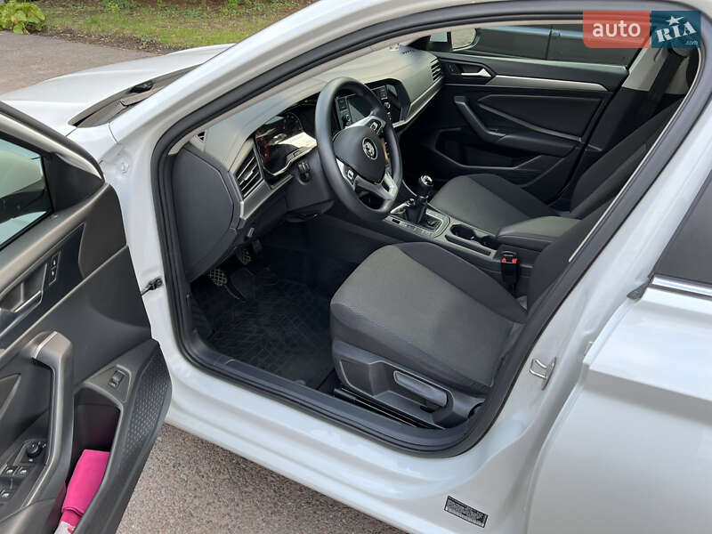 Седан Volkswagen Jetta 2018 в Талалаевке