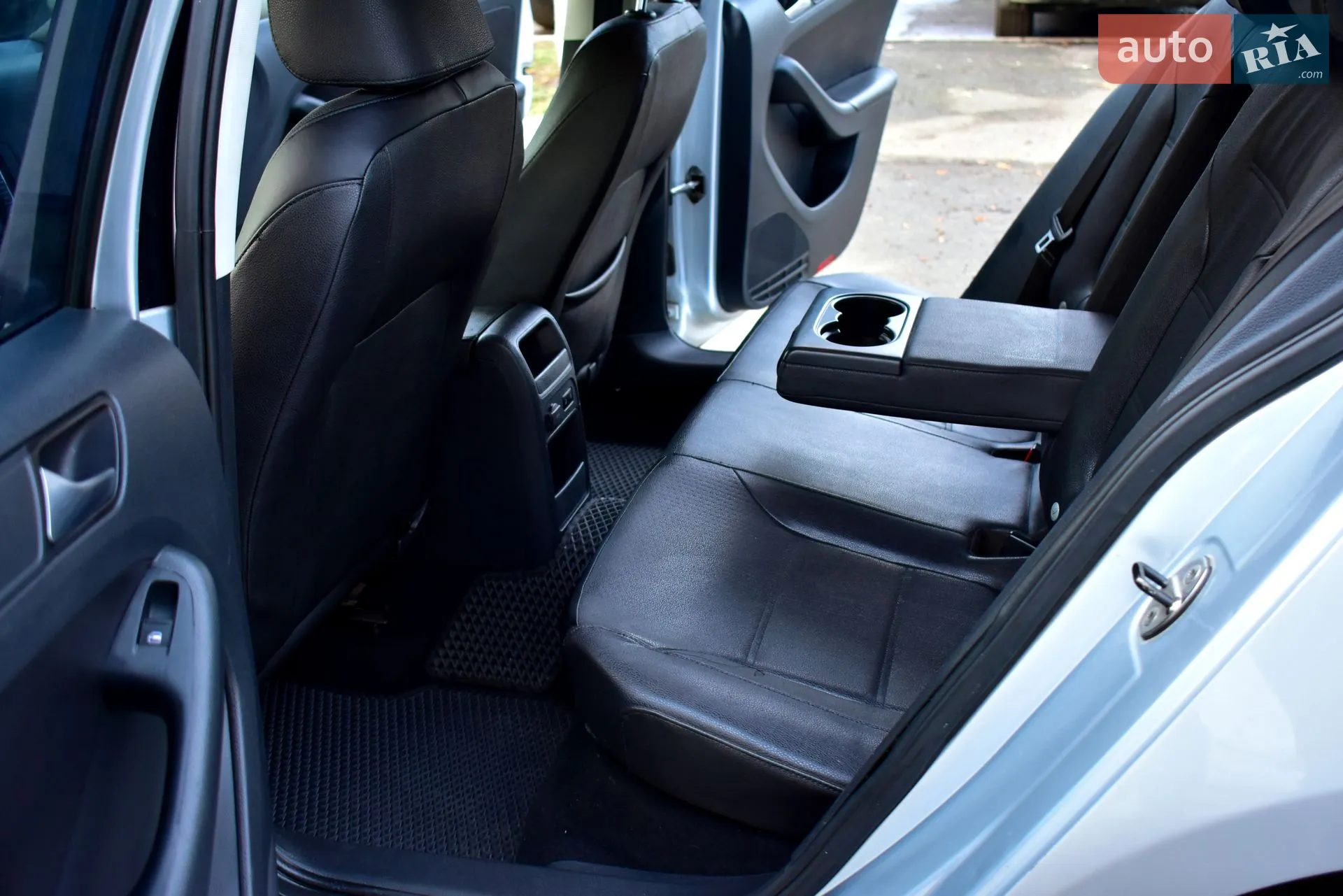 2012 Volkswagen Jetta - мініатюра 24