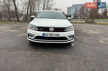 Седан Volkswagen Jetta 2016 в Киеве